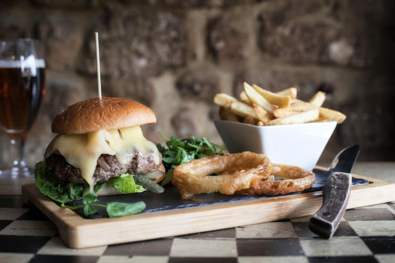 The Deddington Arms Hotel ภายนอก รูปภาพ