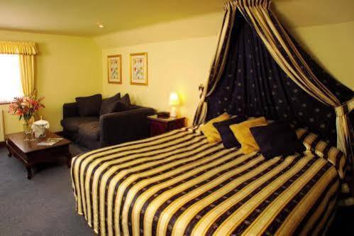 The Deddington Arms Hotel ภายนอก รูปภาพ